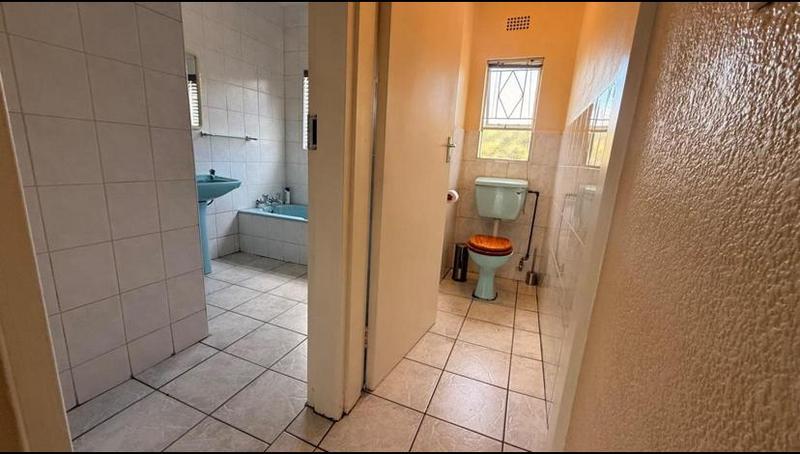 4 Bedroom Property for Sale in Kibler Park Gauteng