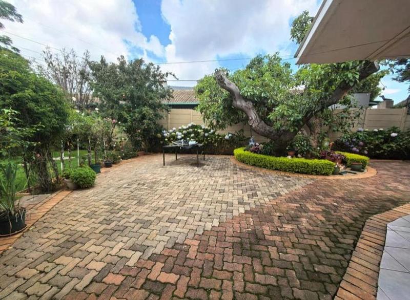 3 Bedroom Property for Sale in Linmeyer Gauteng