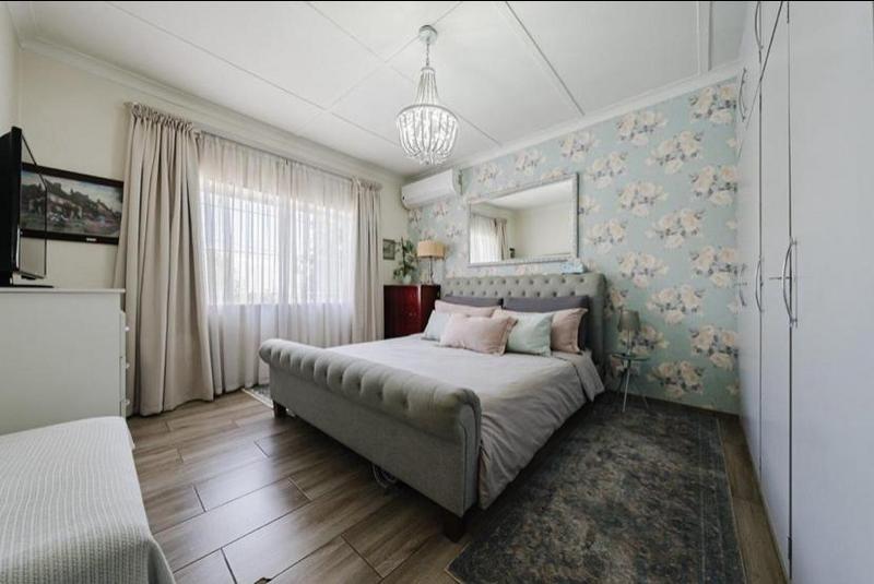 3 Bedroom Property for Sale in Linmeyer Gauteng