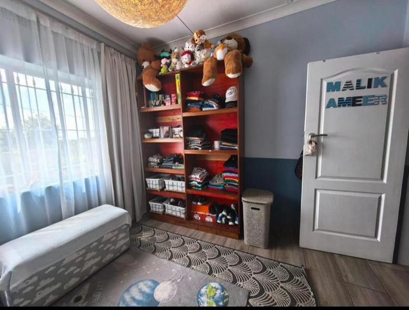 3 Bedroom Property for Sale in Linmeyer Gauteng