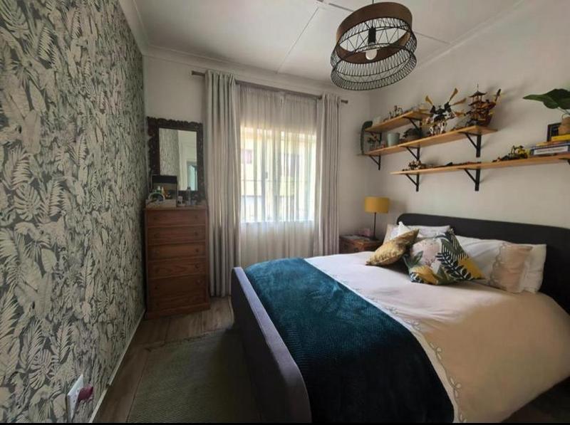 3 Bedroom Property for Sale in Linmeyer Gauteng