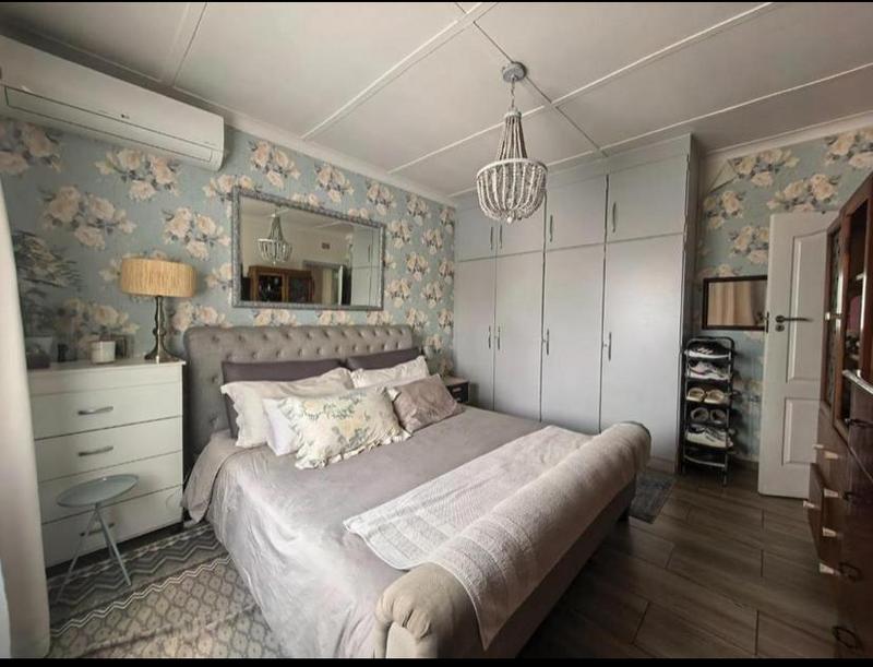 3 Bedroom Property for Sale in Linmeyer Gauteng