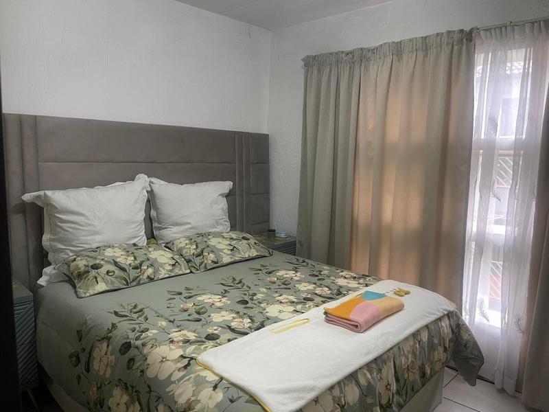 2 Bedroom Property for Sale in Mulbarton Gauteng