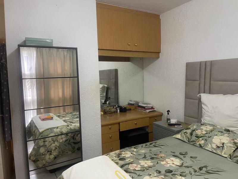 2 Bedroom Property for Sale in Mulbarton Gauteng