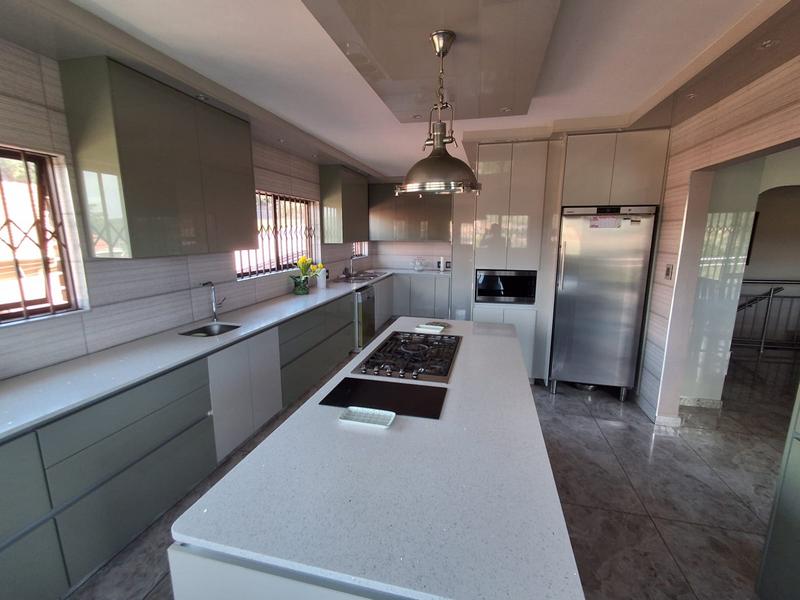 6 Bedroom Property for Sale in Winchester Hills Gauteng