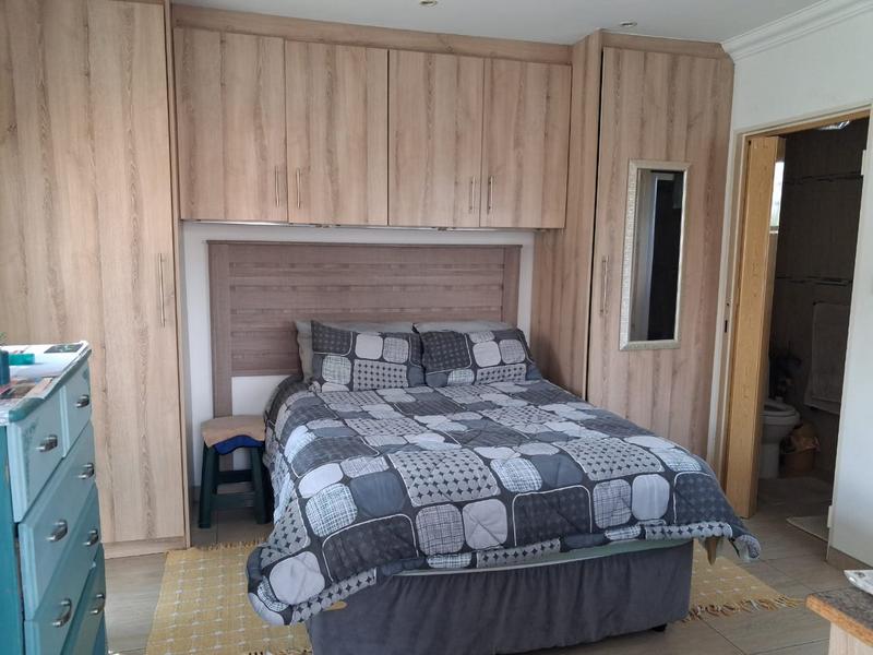 6 Bedroom Property for Sale in Winchester Hills Gauteng