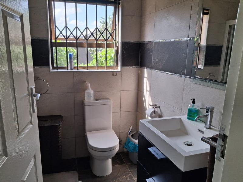 6 Bedroom Property for Sale in Winchester Hills Gauteng