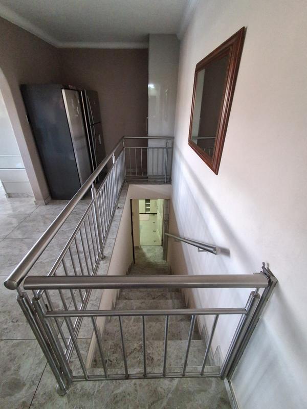 6 Bedroom Property for Sale in Winchester Hills Gauteng