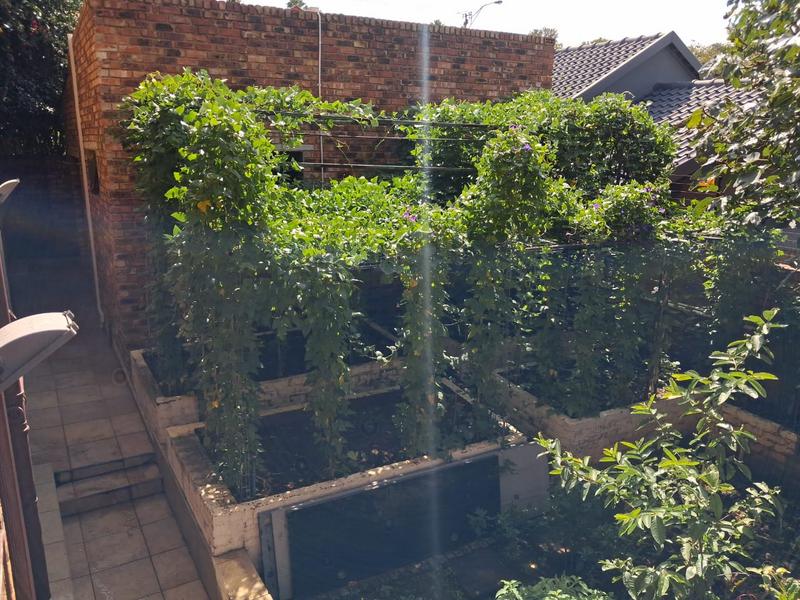 6 Bedroom Property for Sale in Winchester Hills Gauteng