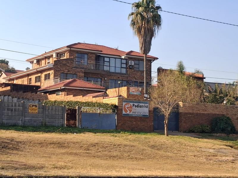 6 Bedroom Property for Sale in Winchester Hills Gauteng