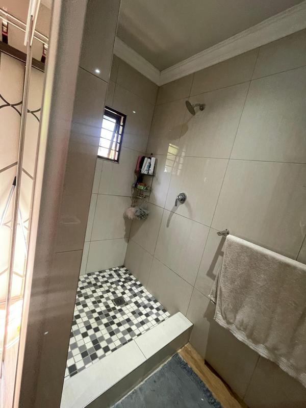 5 Bedroom Property for Sale in Johannesburg North Gauteng