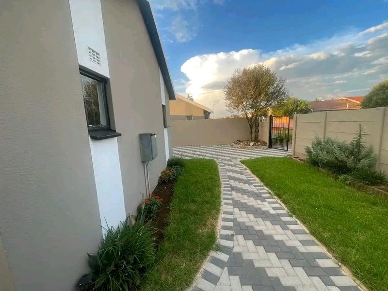 2 Bedroom Property for Sale in Sky City Gauteng