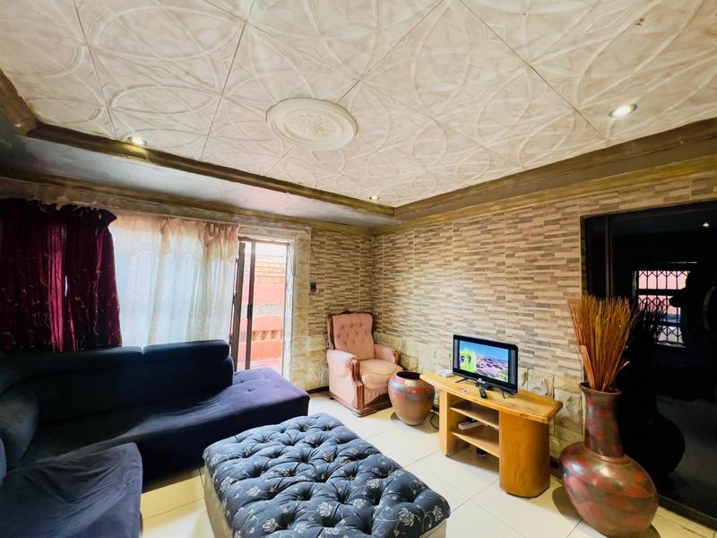 2 Bedroom Property for Sale in Phiri Gauteng