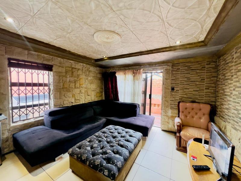 2 Bedroom Property for Sale in Phiri Gauteng