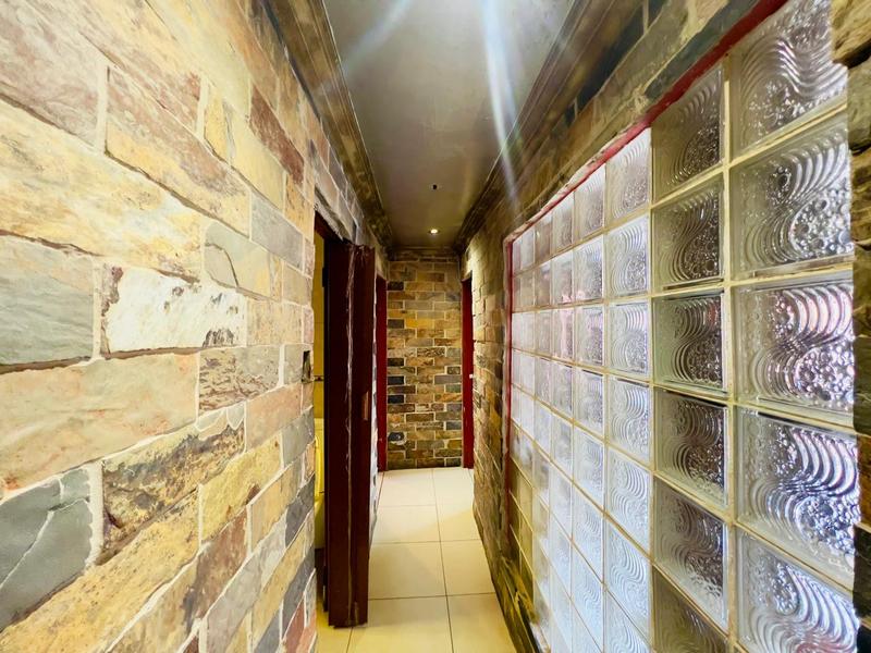 2 Bedroom Property for Sale in Phiri Gauteng