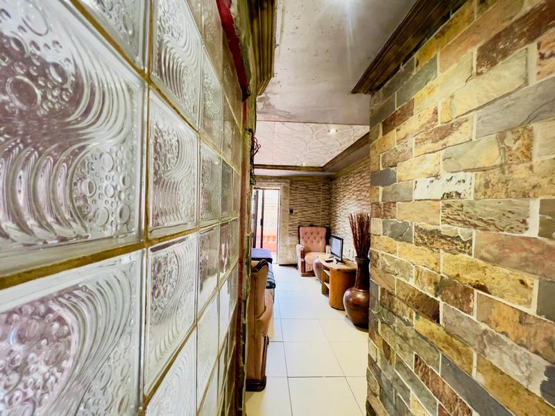 2 Bedroom Property for Sale in Phiri Gauteng