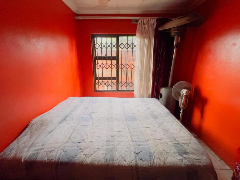 2 Bedroom Property for Sale in Phiri Gauteng