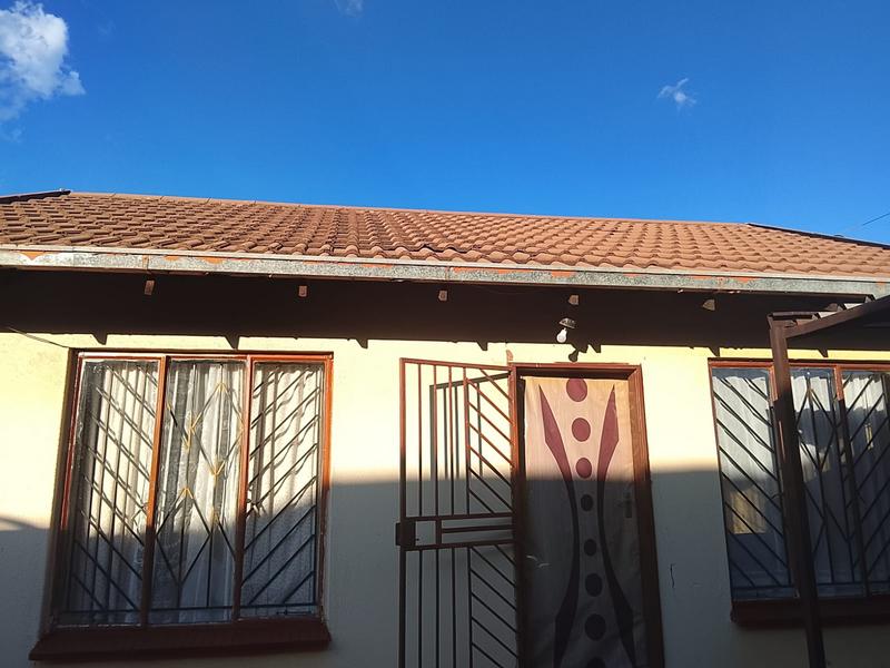 2 Bedroom Property for Sale in Protea Glen Gauteng