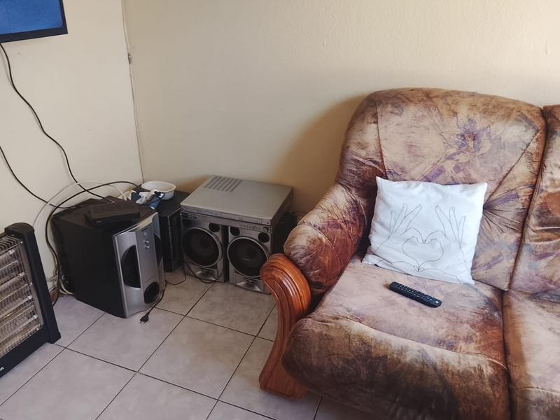 2 Bedroom Property for Sale in Protea Glen Gauteng