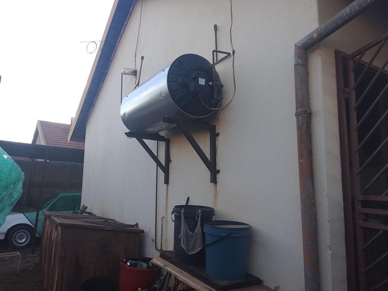 2 Bedroom Property for Sale in Protea Glen Gauteng