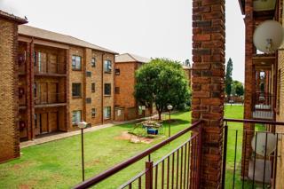 2 Bedroom Property for Sale in Groblerpark Gauteng