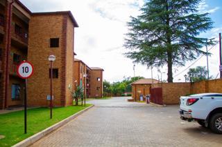 2 Bedroom Property for Sale in Groblerpark Gauteng