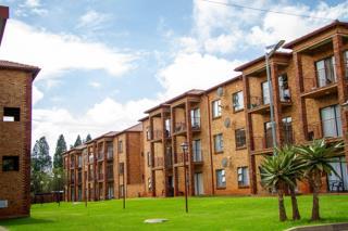 2 Bedroom Property for Sale in Groblerpark Gauteng