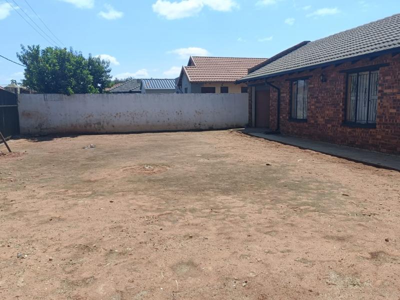 3 Bedroom Property for Sale in Protea Glen Gauteng