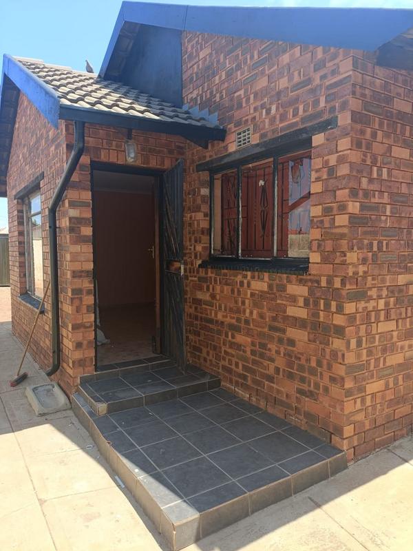 3 Bedroom Property for Sale in Protea Glen Gauteng
