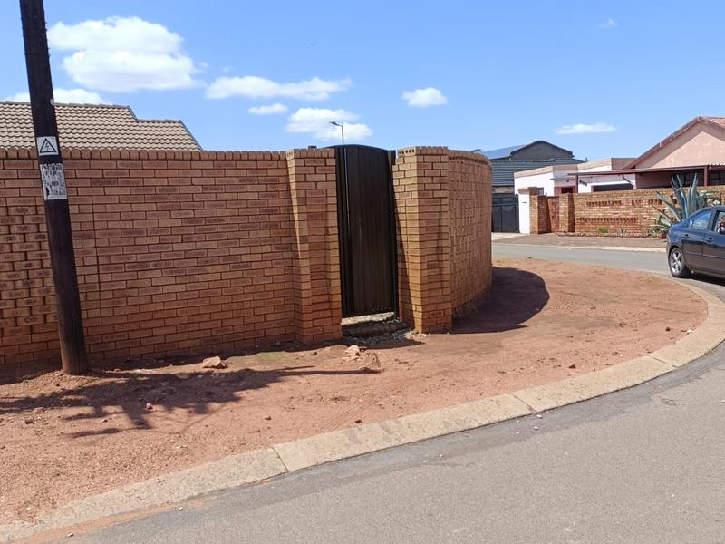 3 Bedroom Property for Sale in Protea Glen Gauteng