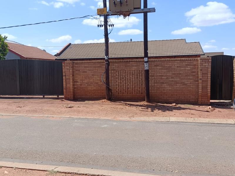 3 Bedroom Property for Sale in Protea Glen Gauteng