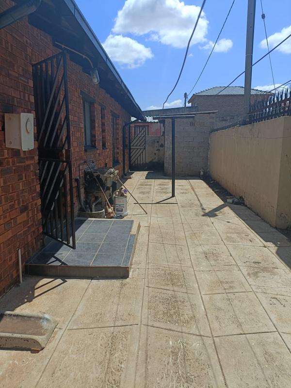 3 Bedroom Property for Sale in Protea Glen Gauteng