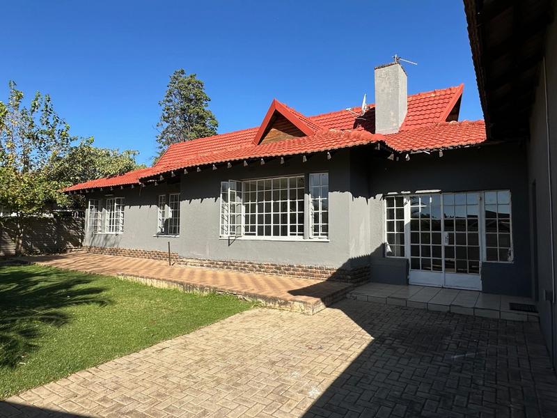 To Let 3 Bedroom Property for Rent in Glen Marais Gauteng