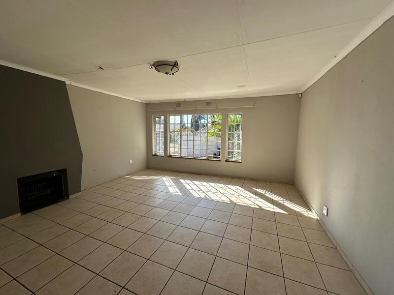 To Let 3 Bedroom Property for Rent in Glen Marais Gauteng
