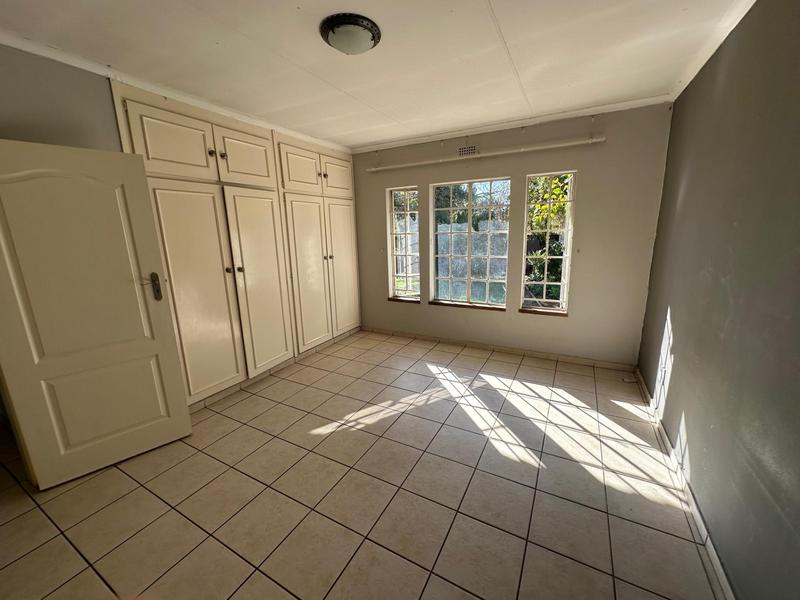 To Let 3 Bedroom Property for Rent in Glen Marais Gauteng