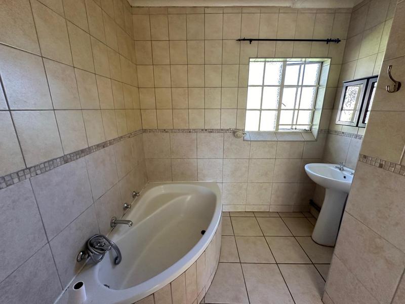 To Let 3 Bedroom Property for Rent in Glen Marais Gauteng