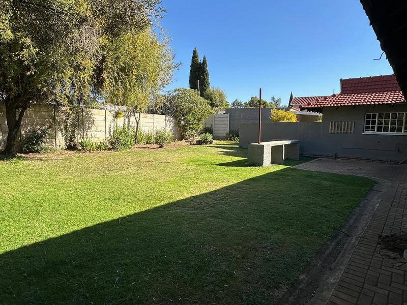 To Let 3 Bedroom Property for Rent in Glen Marais Gauteng