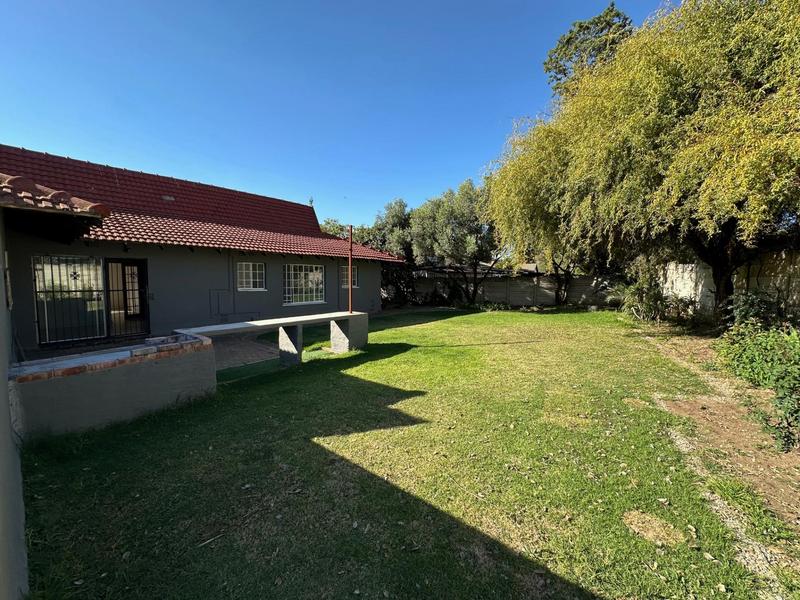 To Let 3 Bedroom Property for Rent in Glen Marais Gauteng