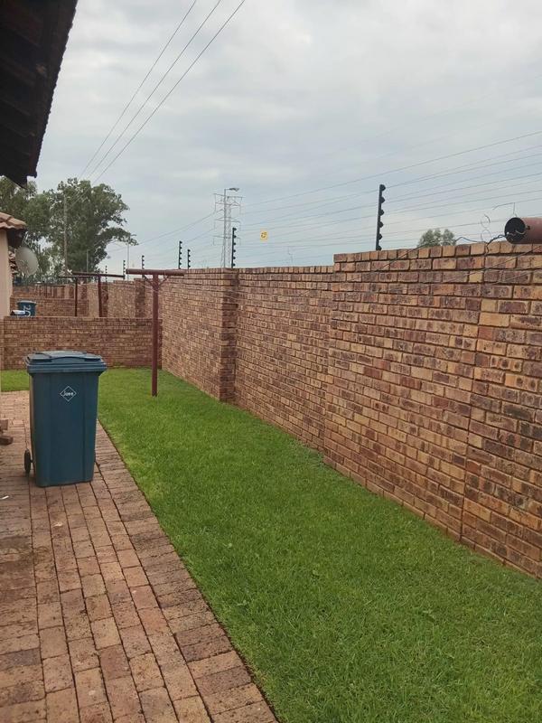 To Let 3 Bedroom Property for Rent in Chantelle Gauteng