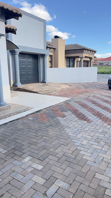 To Let 3 Bedroom Property for Rent in The Orchards Gauteng