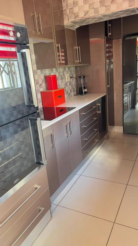 To Let 3 Bedroom Property for Rent in The Orchards Gauteng