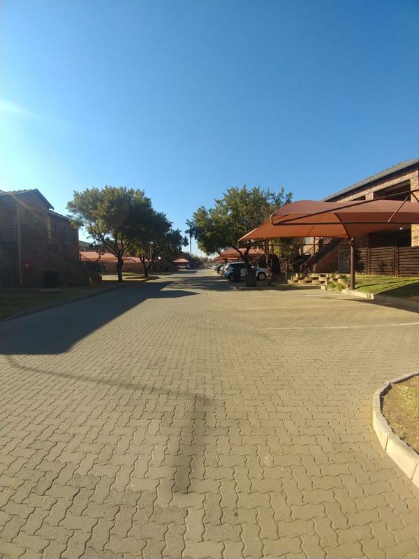 To Let 2 Bedroom Property for Rent in Sonneveld Gauteng