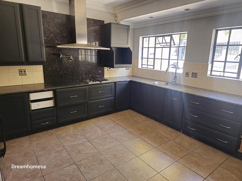 To Let 5 Bedroom Property for Rent in Houghton Estate Gauteng