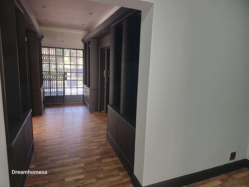 To Let 5 Bedroom Property for Rent in Houghton Estate Gauteng