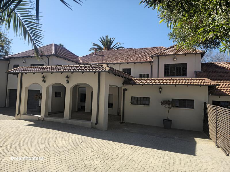 To Let 5 Bedroom Property for Rent in Houghton Estate Gauteng
