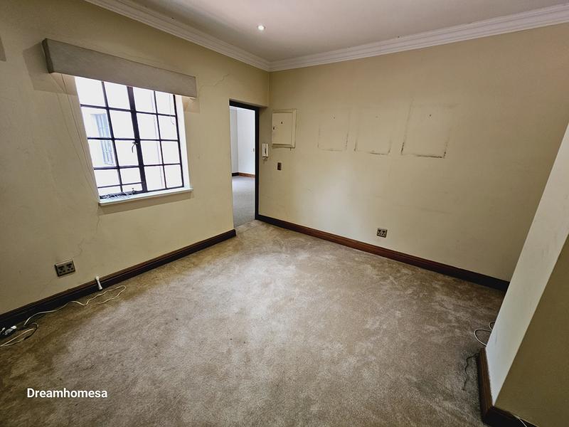 To Let 5 Bedroom Property for Rent in Houghton Estate Gauteng