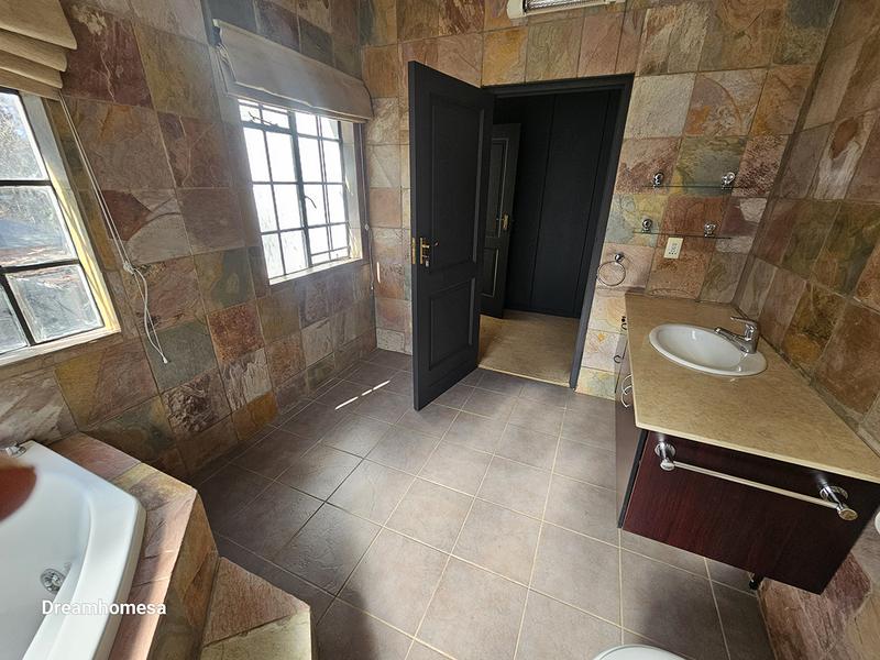 To Let 5 Bedroom Property for Rent in Houghton Estate Gauteng