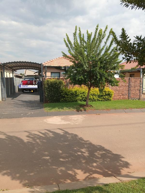 To Let 2 Bedroom Property for Rent in Protea Glen Gauteng