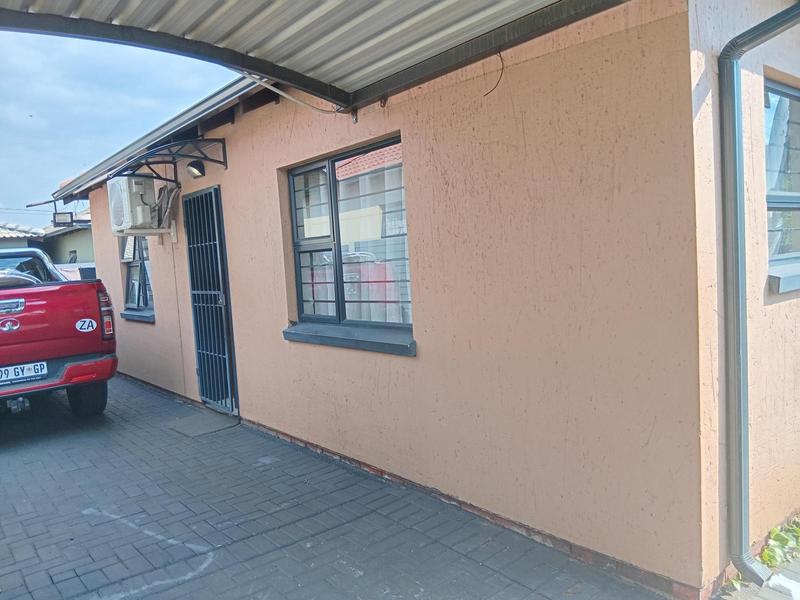 To Let 2 Bedroom Property for Rent in Protea Glen Gauteng
