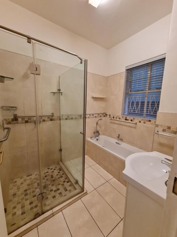To Let 2 Bedroom Property for Rent in Rosebank Gauteng